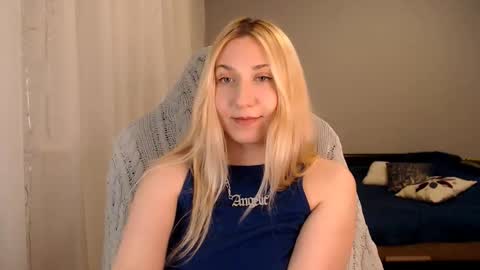 Amelia online show from 12-19-25, 06:37