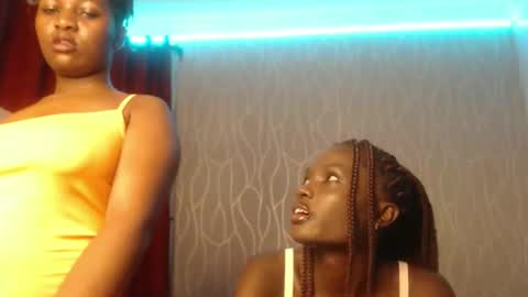 Snapshot of vibrant_hero chatting on 11-18-25, 04:22 Vibrant online show from 11-18-25, 04:22