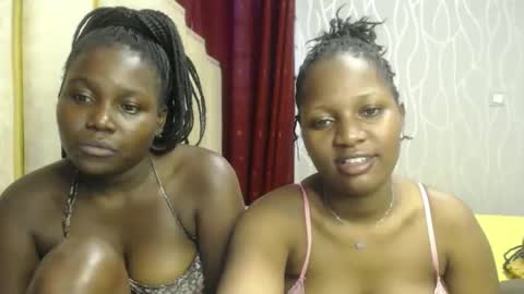 Snapshot of vibrant_hero chatting on 11-22-25, 03:49 Vibrant online show from 11-22-25, 03:49