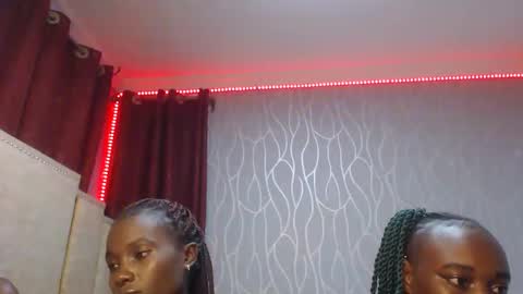 Snapshot of vibrant_hero chatting on 11-26-25, 04:52 Vibrant online show from 11-26-25, 04:52