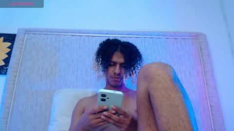 Snapshot of vic_cooper chatting on 06-25-26, 04:56 VICTOR online show from 06-25-26, 04:56