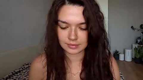 Snapshot of vicki_queen chatting on 06-29-26, 10:15 Lina online show from 06-29-26, 10:15