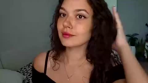 Snapshot of vicki_queen chatting on 07-08-26, 05:12 Lina online show from 07-08-26, 05:12