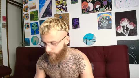 Snapshot of vickingcock7 chatting on 10-14-25, 08:59 vickingcock7 online show from 10-14-25, 08:59