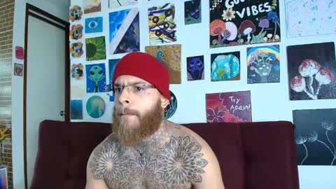 Snapshot of vickingcock7 chatting on 10-26-25, 07:25 vickingcock7 online show from 10-26-25, 07:25