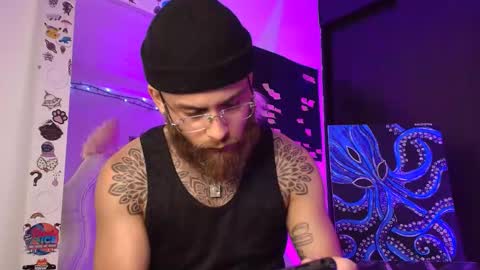 Snapshot of vickingcock7 chatting on 12-15-25, 05:01 vickingcock7 online show from 12-15-25, 05:01