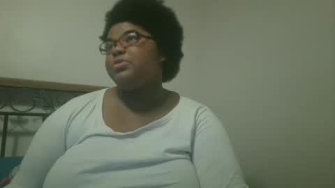 Snapshot of vickiryder56 chatting on 05-20-26, 04:07 vickiryder56 online show from 05-20-26, 04:07
