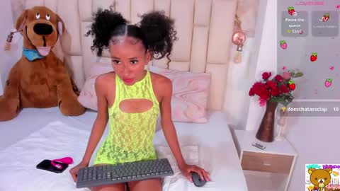 Snapshot of vicky_castillo chatting on 05-31-26, 03:36 Vicky Castillo online show from 05-31-26, 03:36
