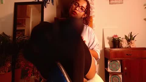 Vicky  online show from 03-01-25, 01:11