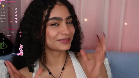 Snapshot of vicky_curly chatting on 09-18-25, 09:39 vicky_curly online show from 09-18-25, 09:39