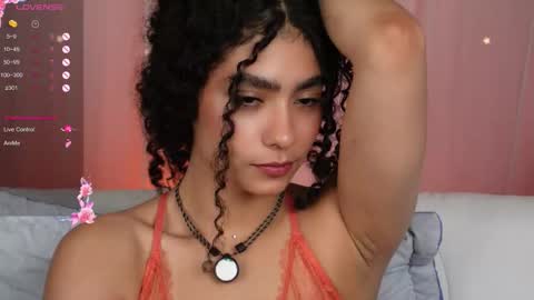Snapshot of vicky_curly chatting on 10-06-25, 10:51 vicky_curly online show from 10-06-25, 10:51