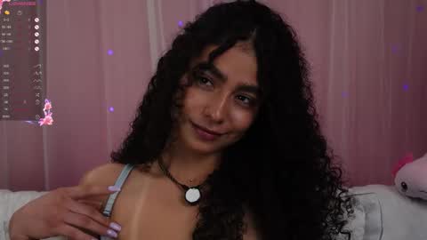 Snapshot of vicky_curly chatting on 11-01-25, 12:01 vicky_curly online show from 11-01-25, 12:01