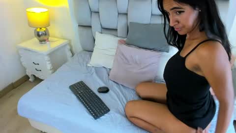 Snapshot of vicky_franco chatting on 06-02-26, 08:00 vicky franco online show from 06-02-26, 08:00