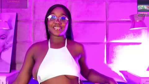 Snapshot of vicky_walles chatting on 09-26-25, 05:00 Vicky Walles online show from 09-26-25, 05:00
