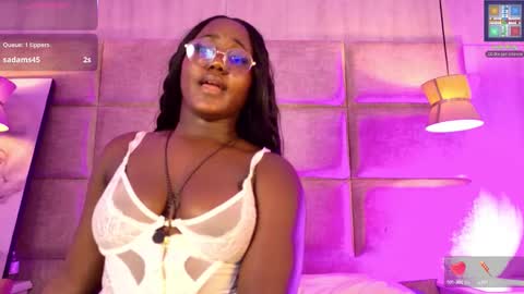 Snapshot of vicky_walles chatting on 10-13-25, 04:45 Vicky Walles online show from 10-13-25, 04:45