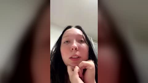 Vicky Parker online show from 07-04-26, 01:34