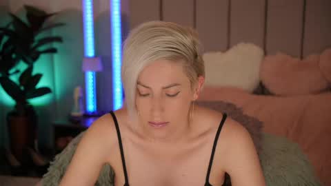 vickysecret96 online show from 04-30-26, 03:07