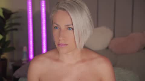 Snapshot of vickysecret96 chatting on 07-05-26, 05:53 vickysecret96 online show from 07-05-26, 05:53