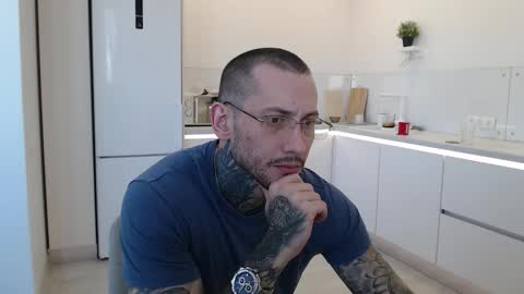 Snapshot of victor_rhino chatting on 02-06-26, 10:51 Victor rhinoff online show from 02-06-26, 10:51