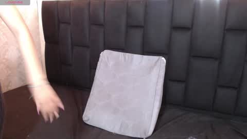 Victoria  online show from 01-15-25, 03:54