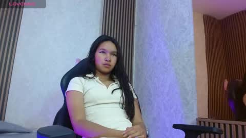 Snapshot of victoria1_tay chatting on 04-26-26, 01:31 victoria1_tay online show from 04-26-26, 01:31