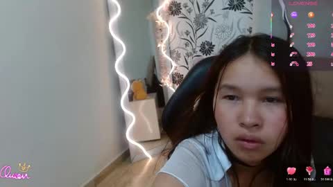 Snapshot of victoria1_tay chatting on 05-18-26, 12:00 victoria1_tay online show from 05-18-26, 12:00