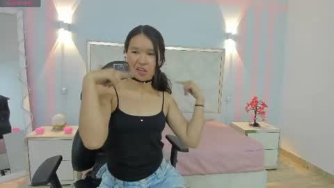 Snapshot of victoria1_tay chatting on 06-16-26, 09:17 victoria1_tay online show from 06-16-26, 09:17