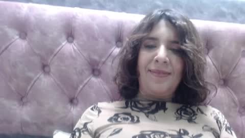 Snapshot of victoria25_meester chatting on 05-25-26, 02:56 Hi guys Im victoria Be the one who can control me in PVT online show from 05-25-26, 02:56