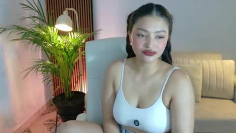 Snapshot of victoria___moon chatting on 05-11-26, 04:04 victoria online show from 05-11-26, 04:04