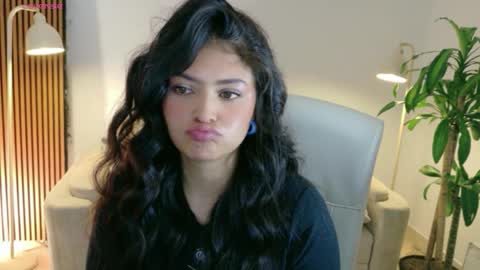 Snapshot of victoria___moon chatting on 05-29-26, 01:53 victoria online show from 05-29-26, 01:53