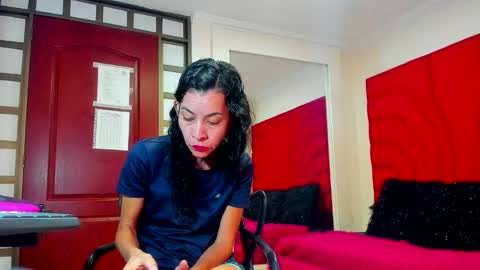Victoria  grey  online show from 05-26-26, 08:16