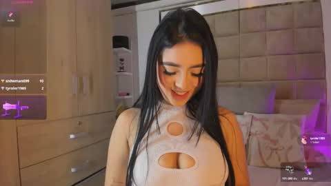 Snapshot of victoria_adaams1 chatting on 10-02-25, 10:00 Victoria valentina online show from 10-02-25, 10:00