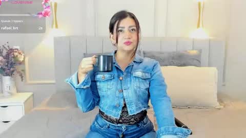 victoria  online show from 11-07-25, 07:36