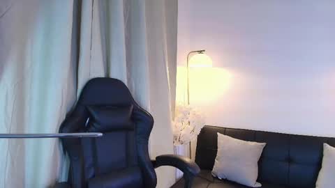 Snapshot of victoria_collinns chatting on 05-14-26, 03:13 Victoria Collins online show from 05-14-26, 03:13