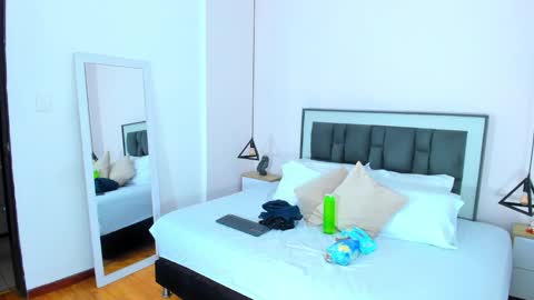 valentina online show from 11-14-25, 09:19