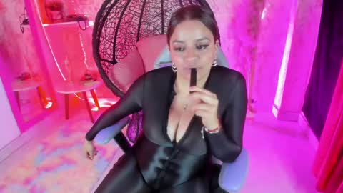Snapshot of victoria_floyd1 chatting on 02-25-25, 12:03 victoria_floyd1 online show from 02-25-25, 12:03