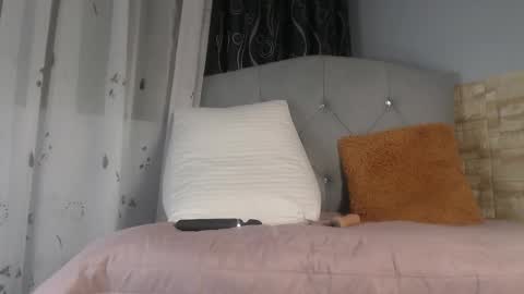 victoria_founta1n online show from 03-05-26, 10:28