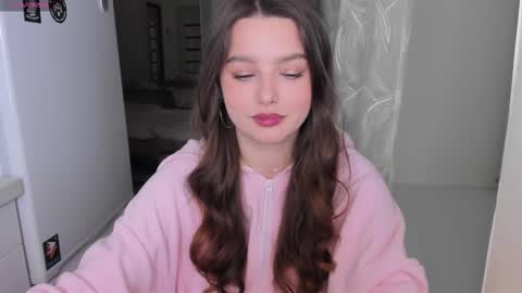 Snapshot of victoria_karma chatting on 02-14-25, 03:05       online show from 02-14-25, 03:05