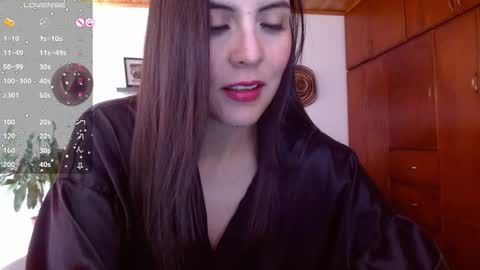 Snapshot of victoria_martelo chatting on 11-11-25, 04:18 VICTORIA MARTELO online show from 11-11-25, 04:18