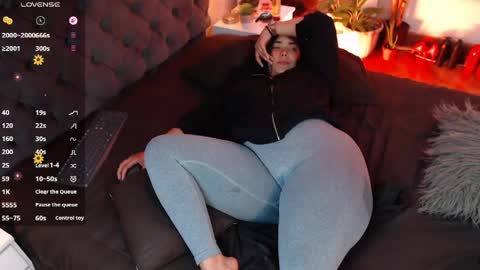 Snapshot of victoria_monteroo chatting on 05-04-26, 01:34 Call me Vic online show from 05-04-26, 01:34