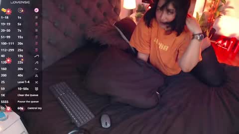 Snapshot of victoria_monteroo chatting on 05-06-26, 01:03 Call me Vic online show from 05-06-26, 01:03