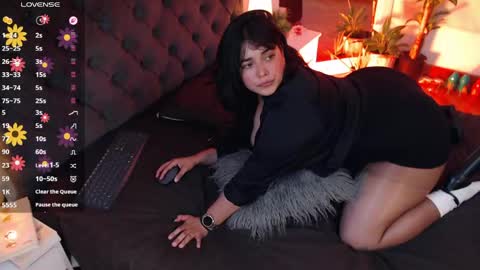 Snapshot of victoria_monteroo chatting on 06-09-26, 12:00 Call me Vic online show from 06-09-26, 12:00
