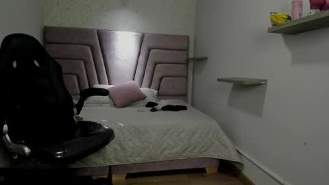 Snapshot of victoria_noir_18 chatting on 11-03-25, 01:56 Vicky online show from 11-03-25, 01:56