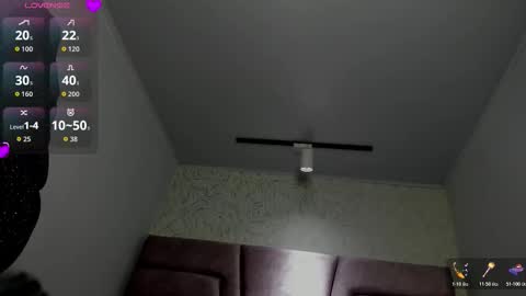 Snapshot of victoria_noir_18 chatting on 11-25-25, 06:24 Vicky online show from 11-25-25, 06:24