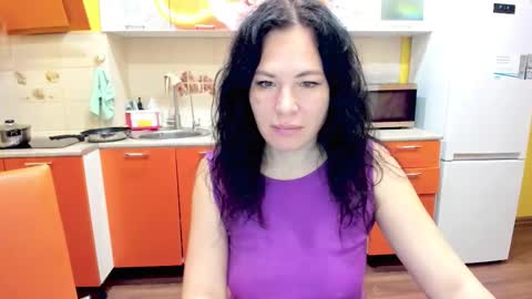 Victoria  online show from 12-15-25, 02:16