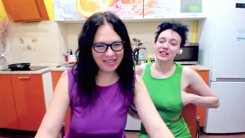 Snapshot of victoria_panther chatting on 12-19-25, 02:40 Victoria online show from 12-19-25, 02:40