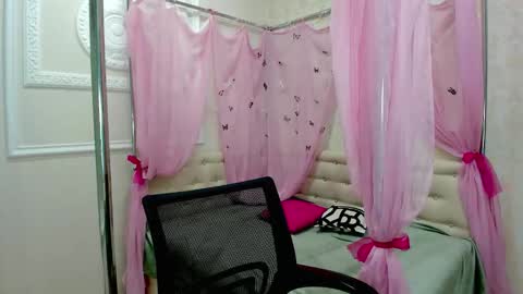 Snapshot of victoria_panther chatting on 01-16-26, 12:09 Victoria online show from 01-16-26, 12:09