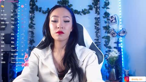 Victoria  online show from 10-22-25, 01:17