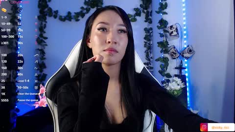 Victoria  online show from 11-06-25, 04:02