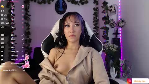 Victoria  online show from 11-24-25, 05:12